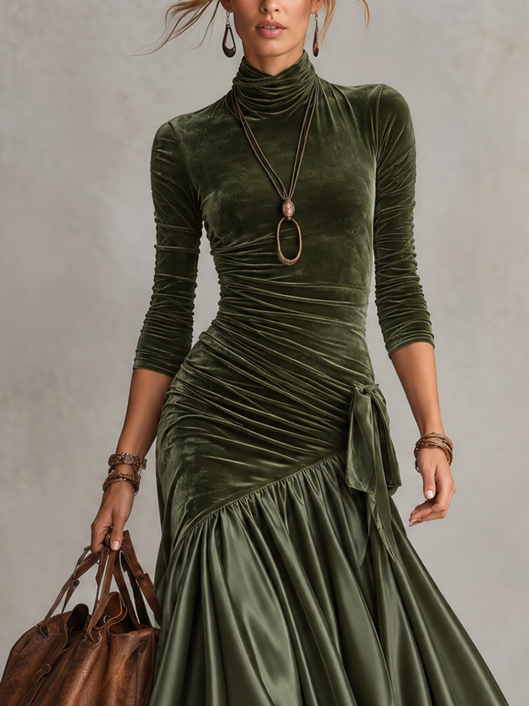 Antonella | Robe longue en velours et satin avec panneaux et fond en dentelle vert olive