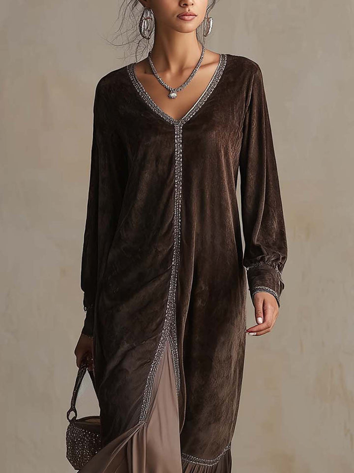 Teresa | Robe midi évasée en suède synthétique avec décolleté en V et détail de finition