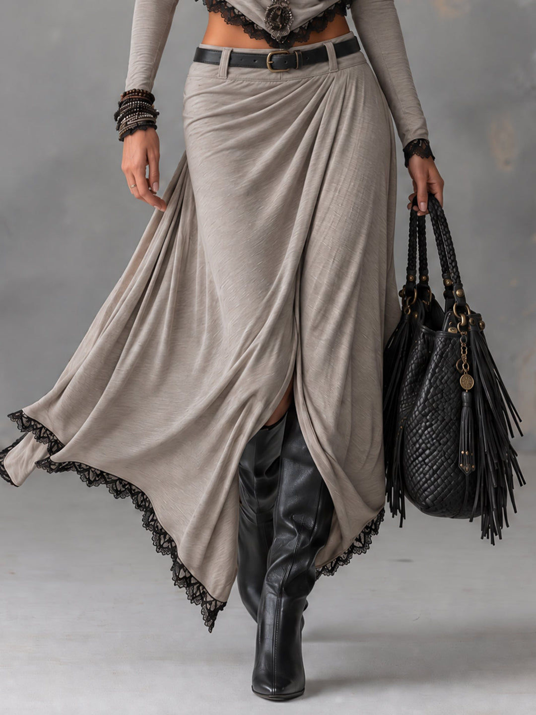 Michela | Ensemble composé d'un top court élastique avec col drapé gris et d'une jupe longue avec fente (ceinture incluse)