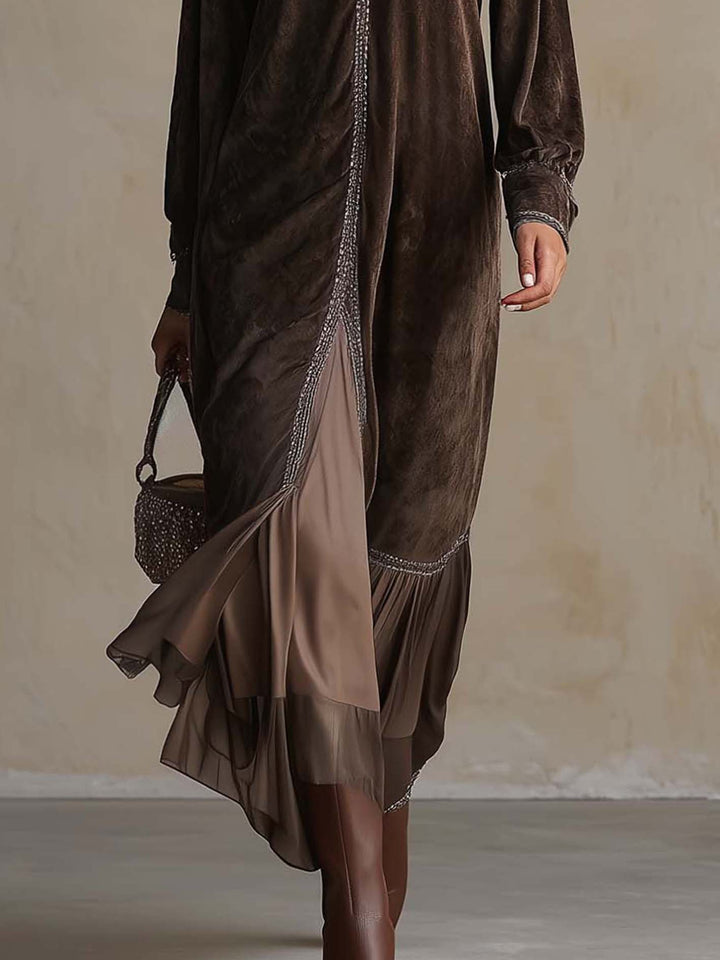 Teresa | Robe midi évasée en suède synthétique avec décolleté en V et détail de finition