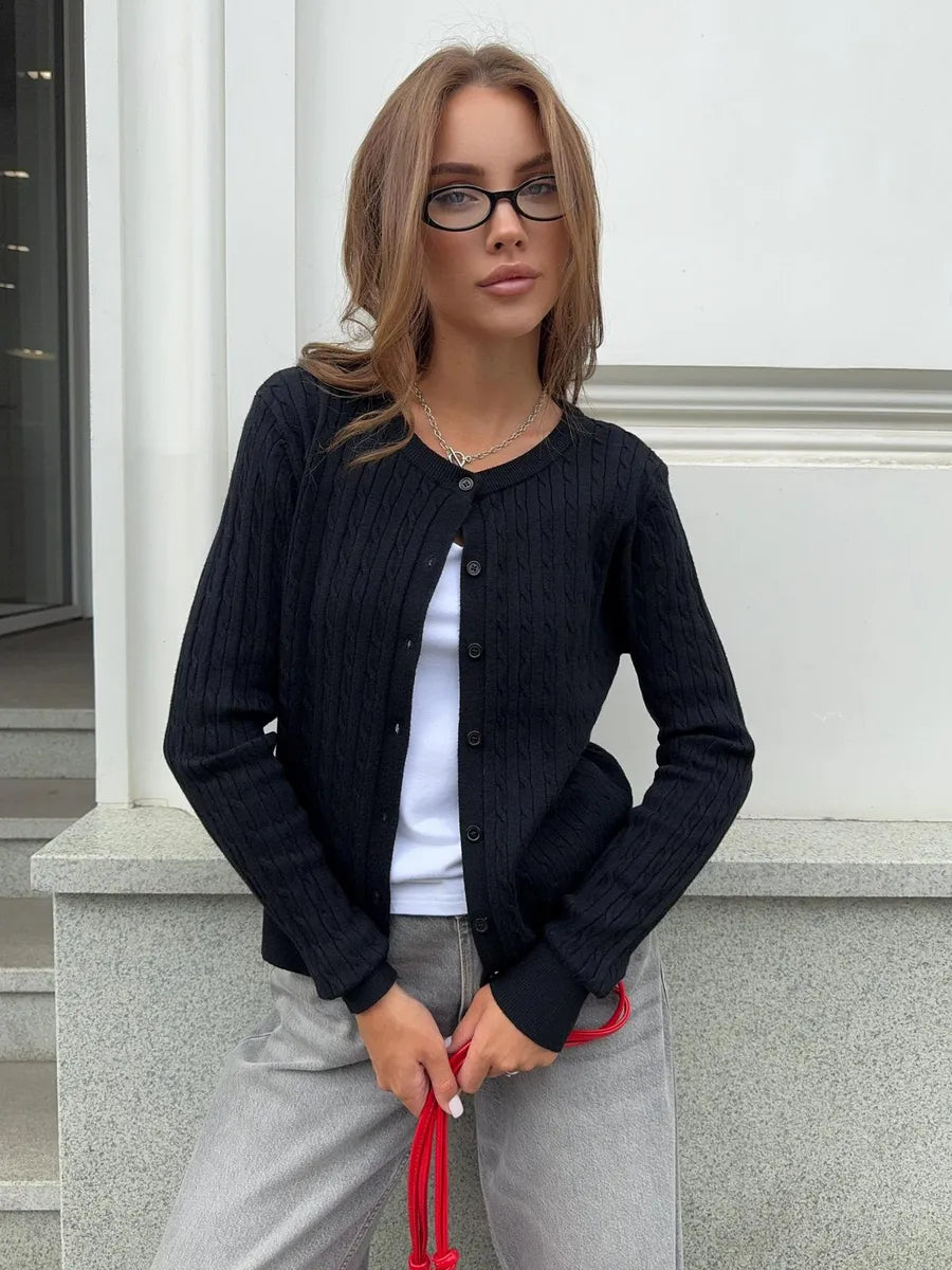 Élise | Cardigan boutonné en maille torsadée
