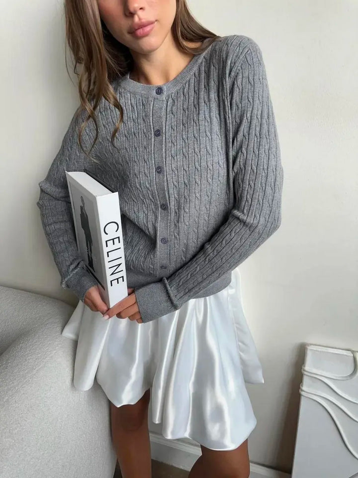 Élise | Cardigan boutonné en maille torsadée