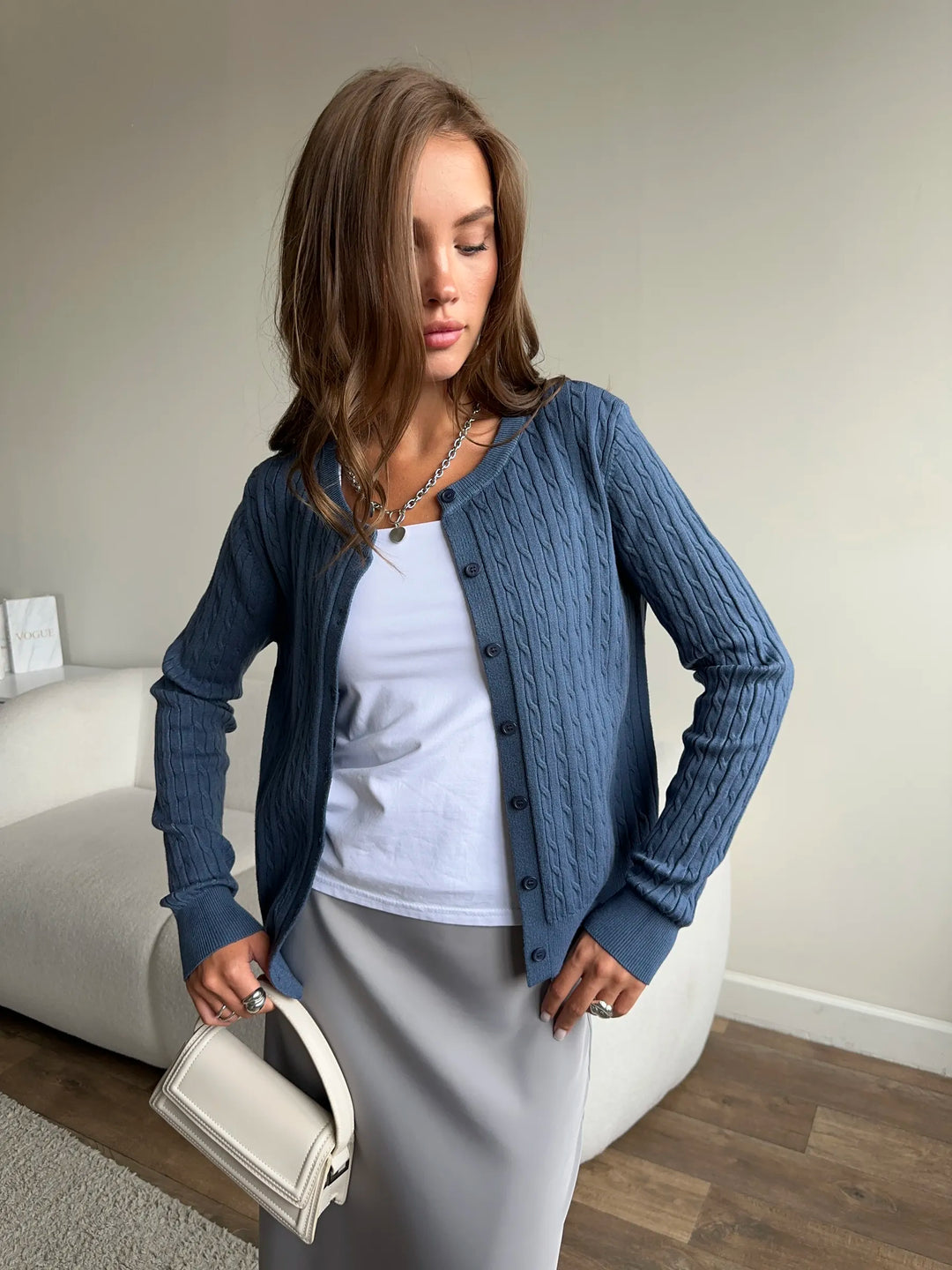 Élise | Cardigan boutonné en maille torsadée
