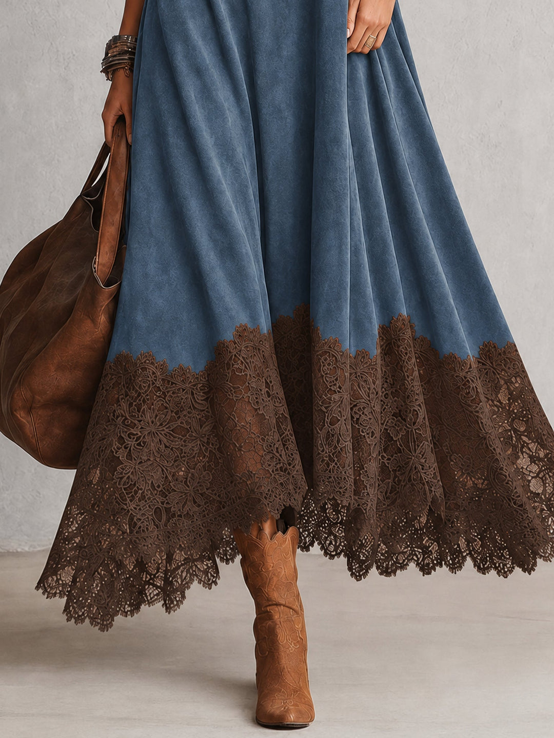 BRUNELLA | Robe Longue Effet Suédé avec Ourlet en Dentelle