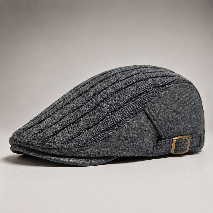 Béret en tricot torsadé