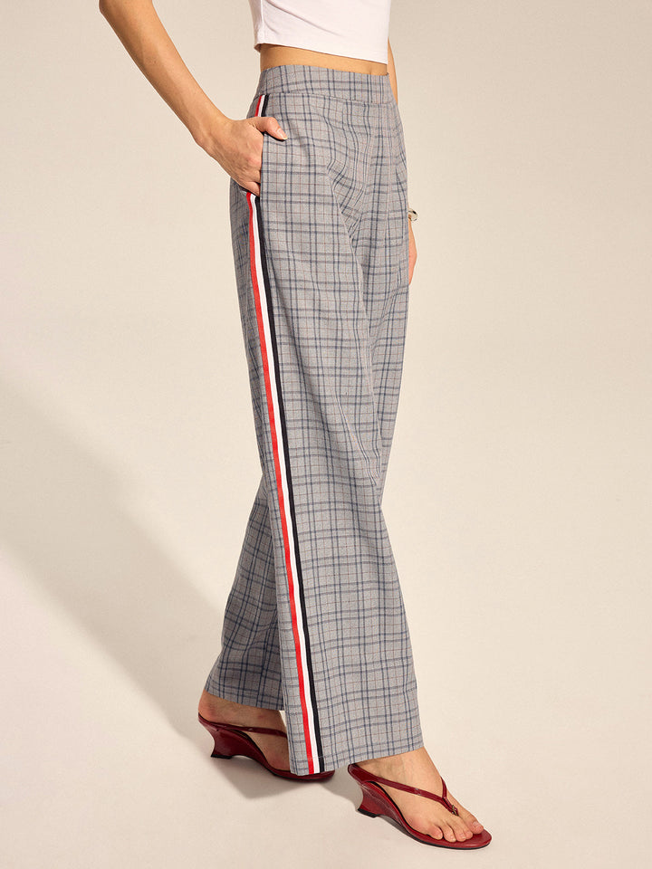 Pantalon droit à rayures latérales en tartan