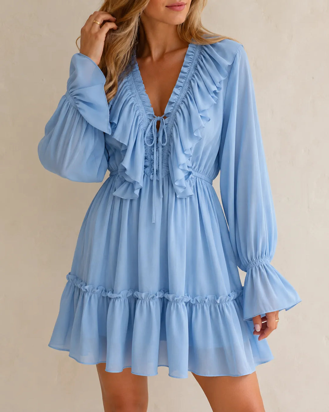 Elowen | Robe Mini à Volants et Décolleté en V