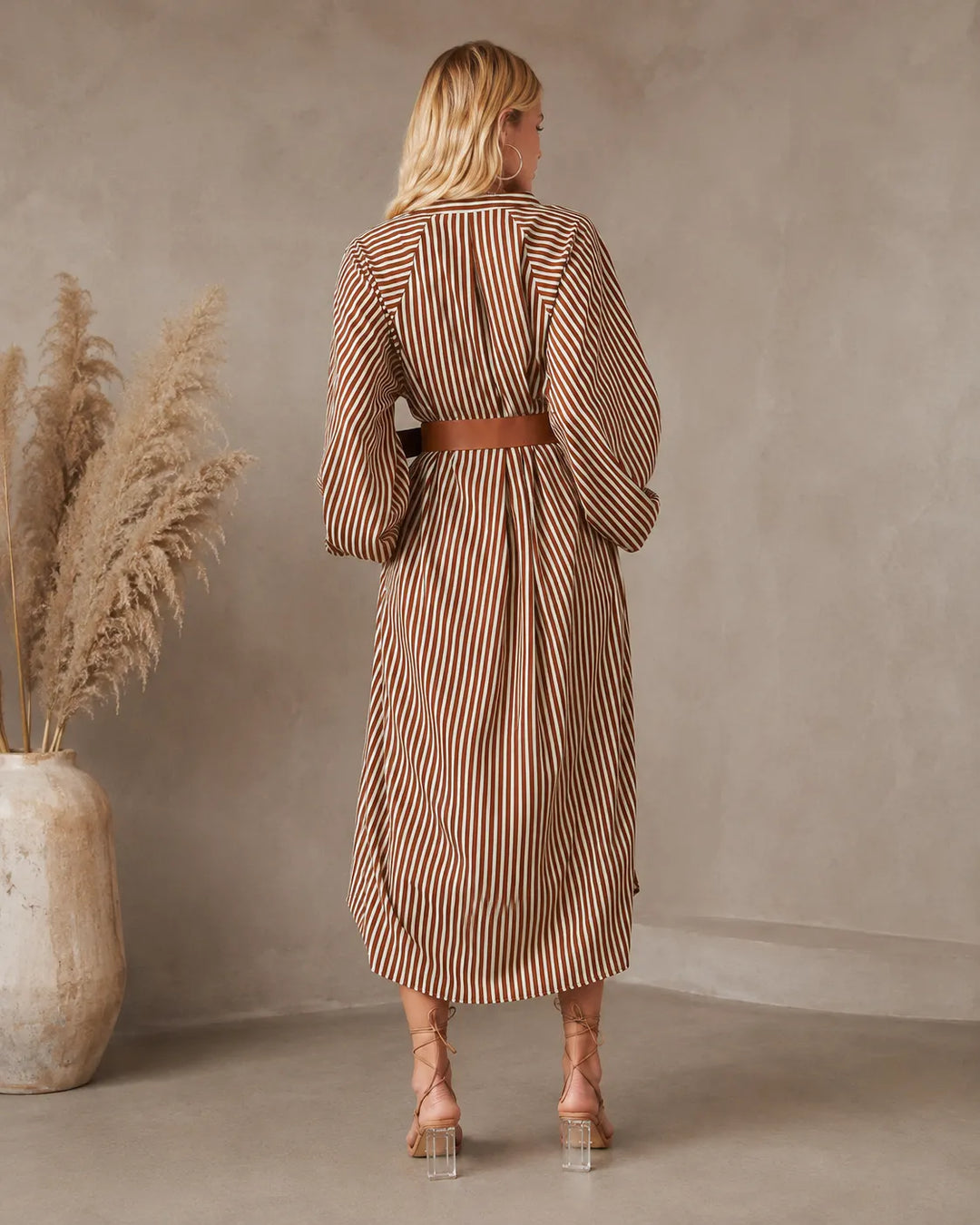 Sienna | Robe Chemise Midi Rayée avec Ceinture