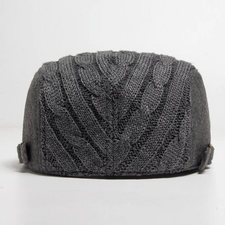 Béret en tricot torsadé