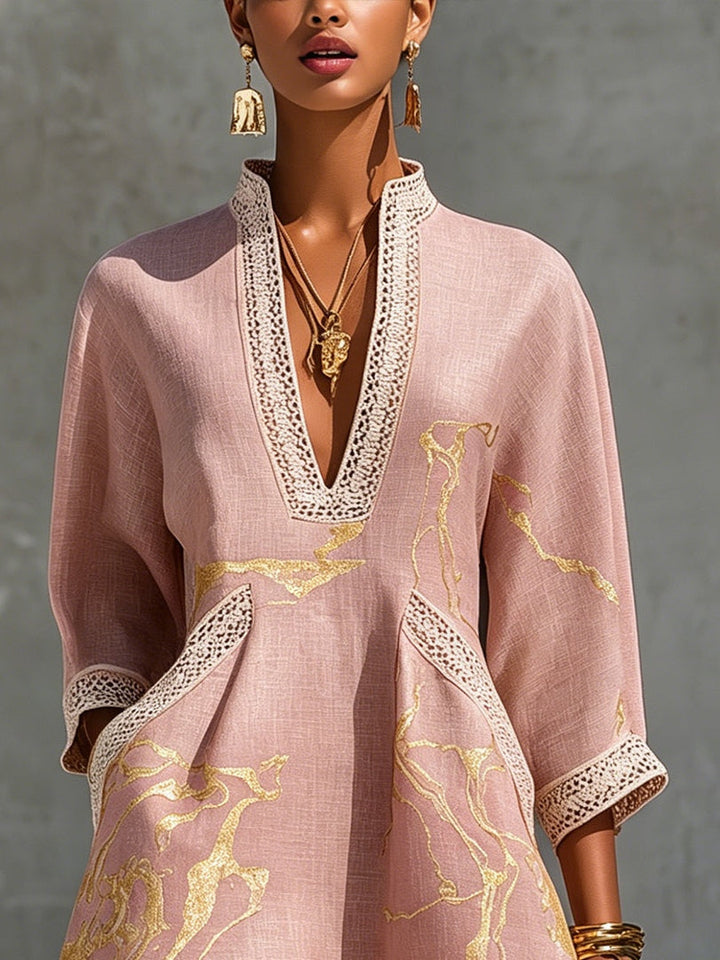 Seraphina | Robe en dentelle au crochet avec impression dorée à décolleté en V