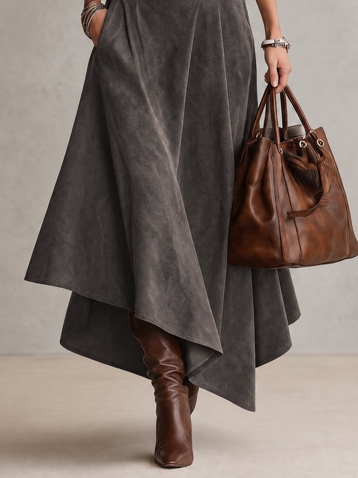 Francesca | Ensemble haut à col montant gris et jupe midi asymétrique en suède synthétique (avec ceinture)