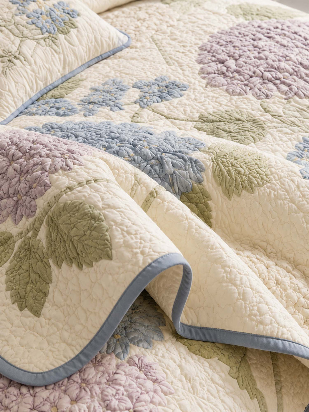 Ensemble de literie matelassé fleuri en hortensia 3 pièces