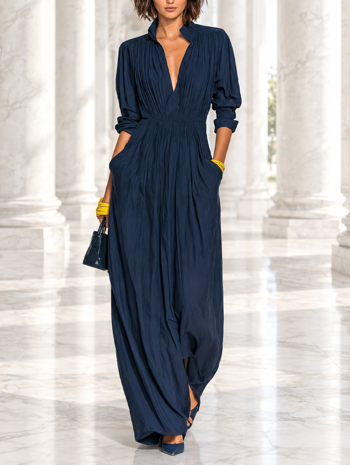 Daniela | Robe longue plissée bleu marine avec décolleté en V