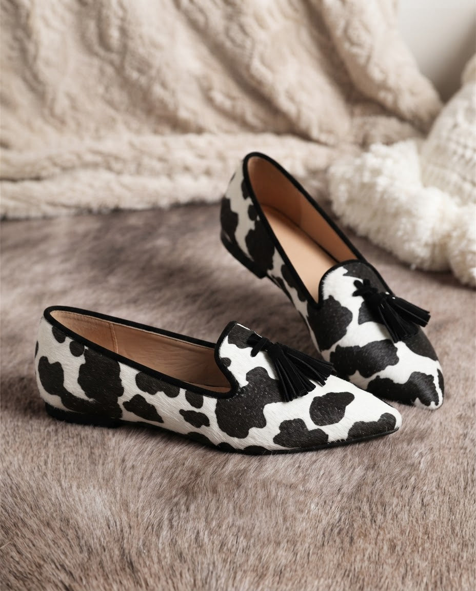 Mocassin Ginevra — Imprimé Vache Noir et Blanc, À Pompons Noirs