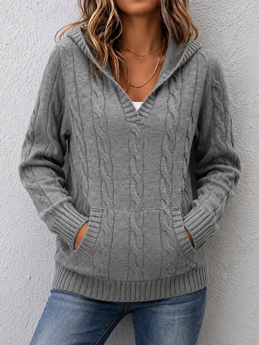 Corabelle™ | Pull à col V en tricot torsadé avec capuche