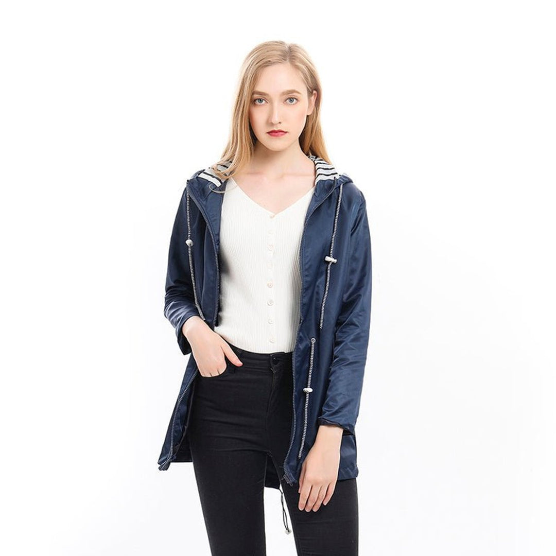 Margaret | Manteau de Pluie à Capuche avec Cordon de Serrage